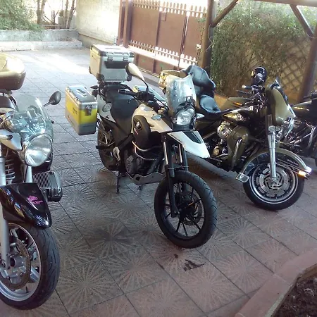 Eleonora לינה וארוחת בוקר *